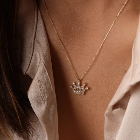 14k gold cheap queen necklace