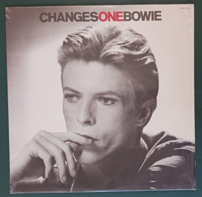 Changes One Bowie Vinyl Record 1976 VG+/VG+ APL1-1732 Original Pressing