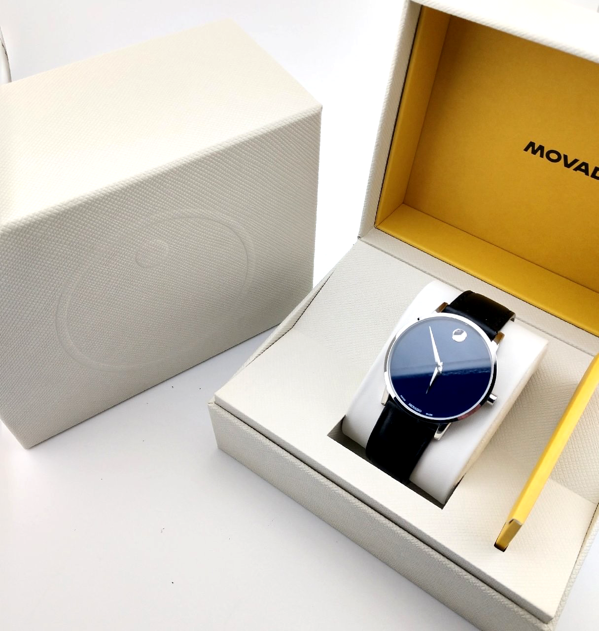 Movado Mens BOLD 42mm Classic Swiss W/*Azure Blue Dial/Blk Leather Strap~Display