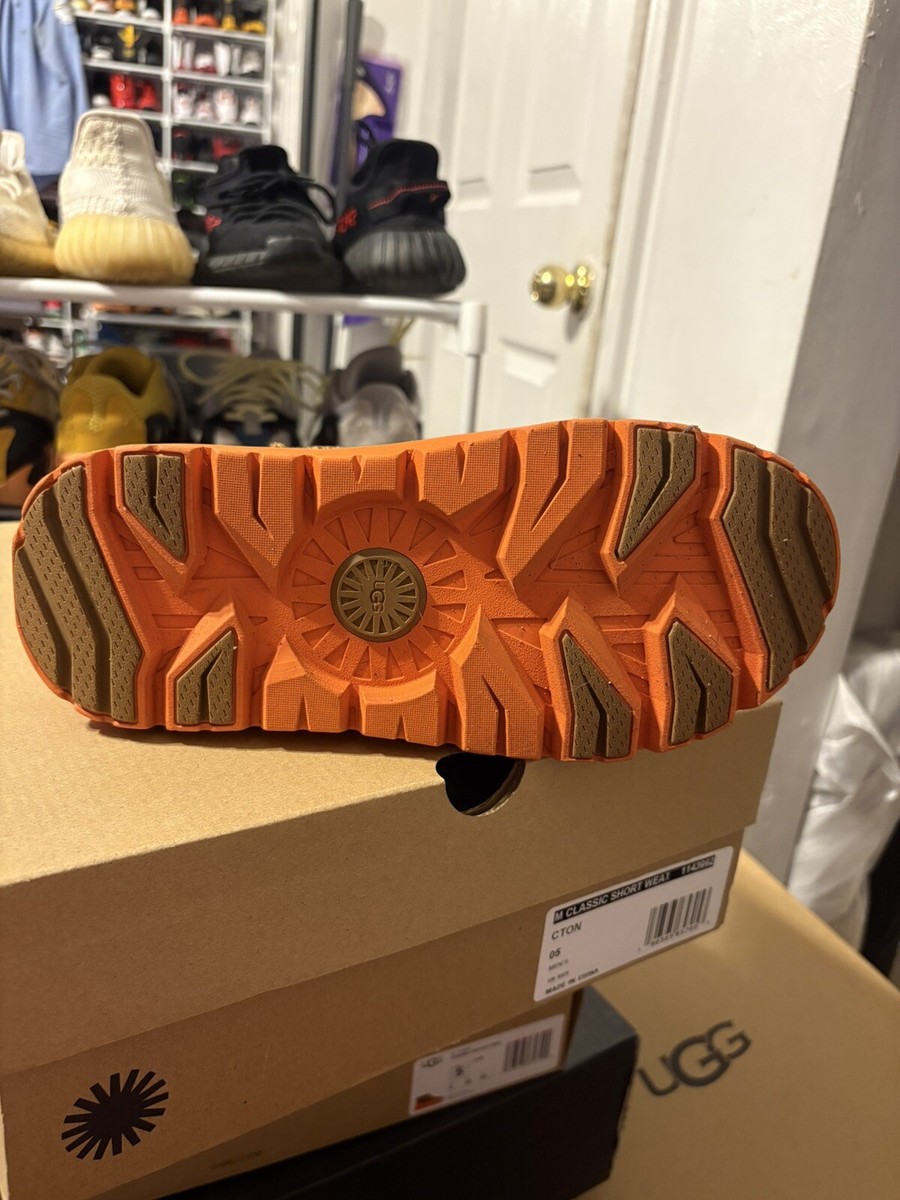 UGG ALL GENDER CLASSIC SHORT WEATHER HYBRID CHESTNUT/ORANGE