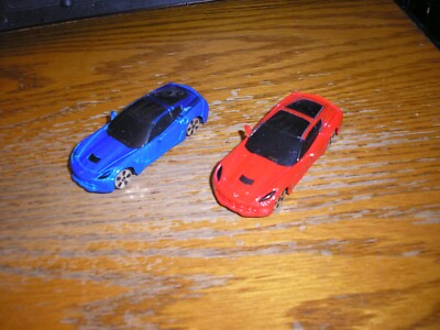 Nice Lot of 2 Different Maisto 2014 Chevy Corvette Stingray Super Cars Free SHIP