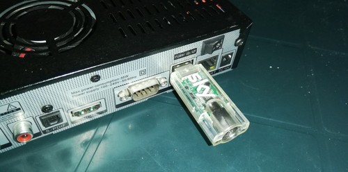 Decoder satellitare Vu plus + chiavetta usb Sky per digitale terrestre - Foto 4 di 5