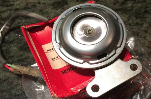 *1EA OEM HONDA 6 VOLT HORN 2.75" CA110 CA105T S65 CA100 CA102 OTHERS (318R) - Foto 1 di 2