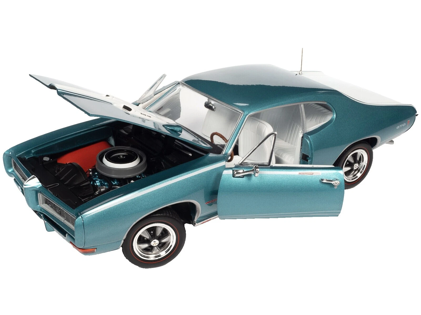 Pontiac 1:18 Scale Diecast Vehicles