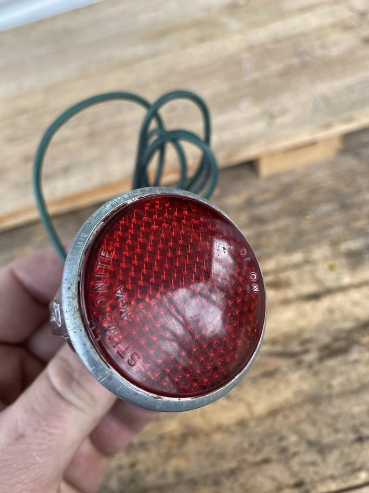 Luz de freno Delta rara - roja N cromada - se adapta a Schwinn Panther Hornet Wasp - sin probar Foto 3 de 4