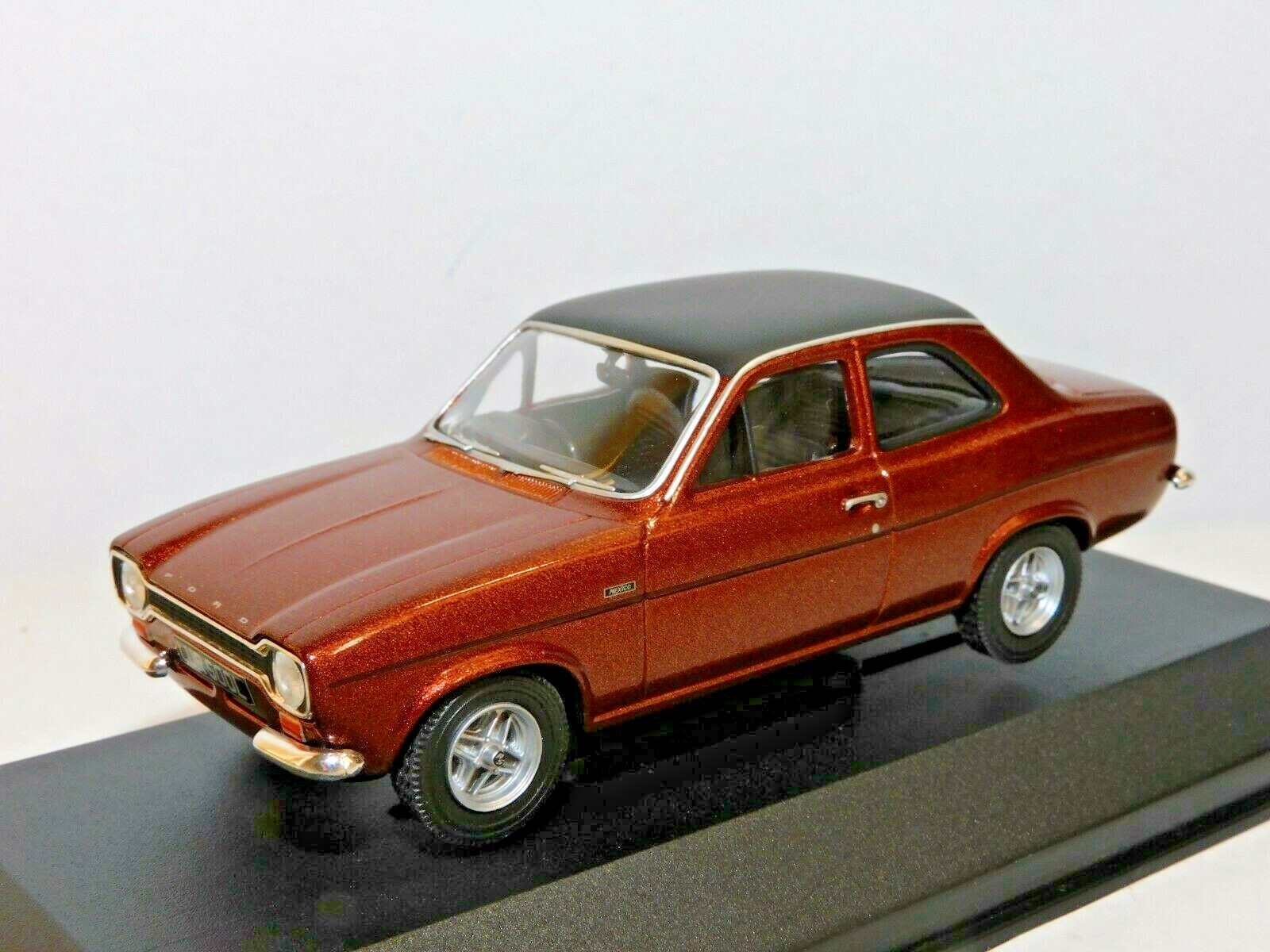 VANGUARDS FORD ESCORT MK I MEXICO COPPER BROWN 1/43 VA09526