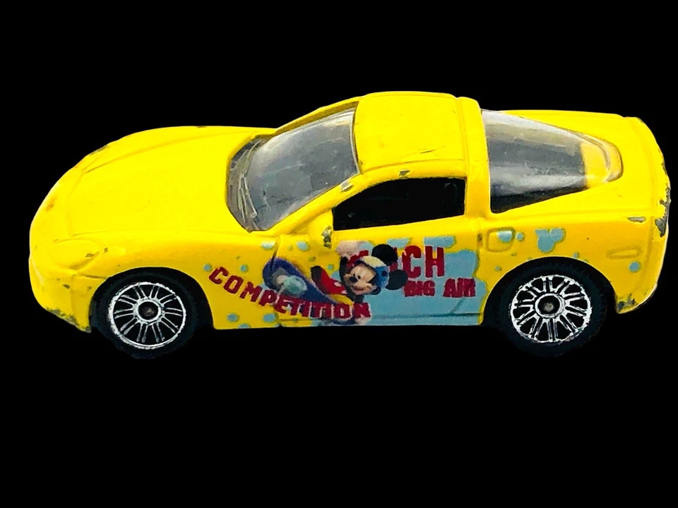 Matchbox 2003 Chevrolet Corvette MB630 Disney Mickey Mouse and Donald Duck 1:60 - Image 2 of 4