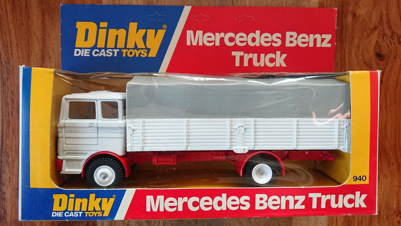 Dinky Toys 940 Camion Mercedes Benz (Gebraucht) in Fribourg für CHF 16