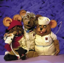 Dolls from the Dutch KRO TV doll show Medisch Centrum Muis 1990s Old Photo 1