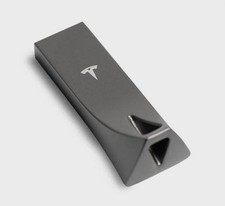 Unidad USB Tesla 128 GB OEM