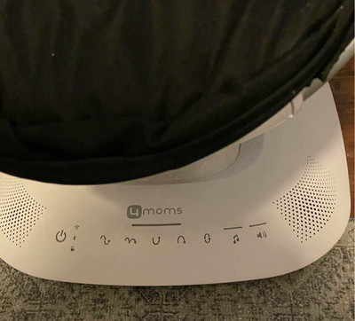4moms mamaRoo Infant Baby Swing Black/White Audio Input, Speakers, Toy Bar
