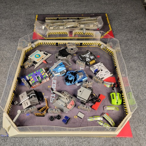 Huge Battlebots Lot - 10 Bots 9 Controllers 2 Arenas - All Tested And Working