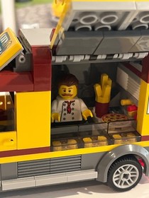 LEGO CITY: Pizza Van (6174487 60150)