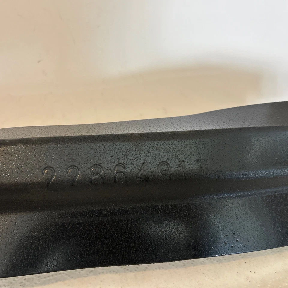 Línea de compresor condensador de CA Chevrolet Volt (2011-15) - sello inferior -- #22864913 Foto 3 de 4