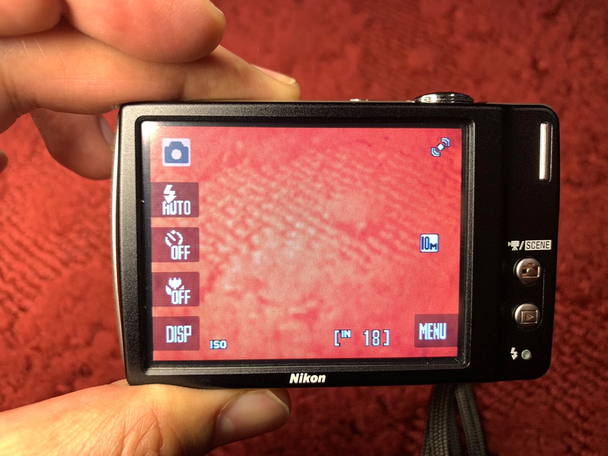 Nikon COOLPIX S230 10.0MP Digital Camera Silver Tested Works NO