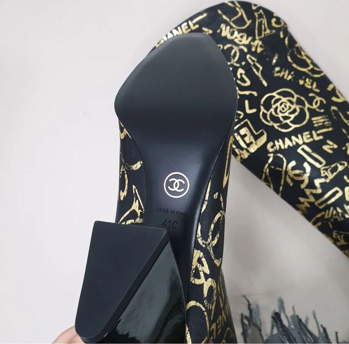 NWOB Chanel 2019 Paris-New York Graffiti Boots Sz. 41 | eBay NWOB Chanel 2019 Paris-New York Graffiti Boots Sz. 41 | eBay