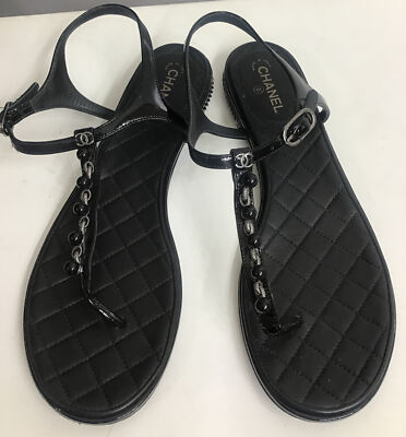 CHANEL ブラック シルバー ハイヒール 38C Chanel Thong Sandal Black Patent T Strap Bead/Chain Detail/ Silver