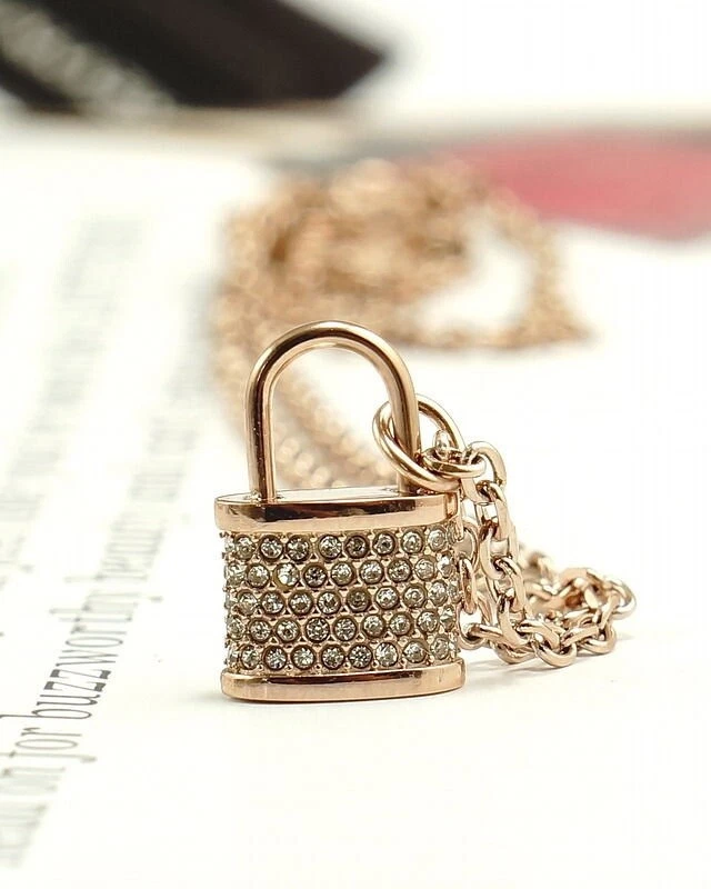 Collana con ciondolo lucchetto pavè Michael Kors nuova tono oro rosa