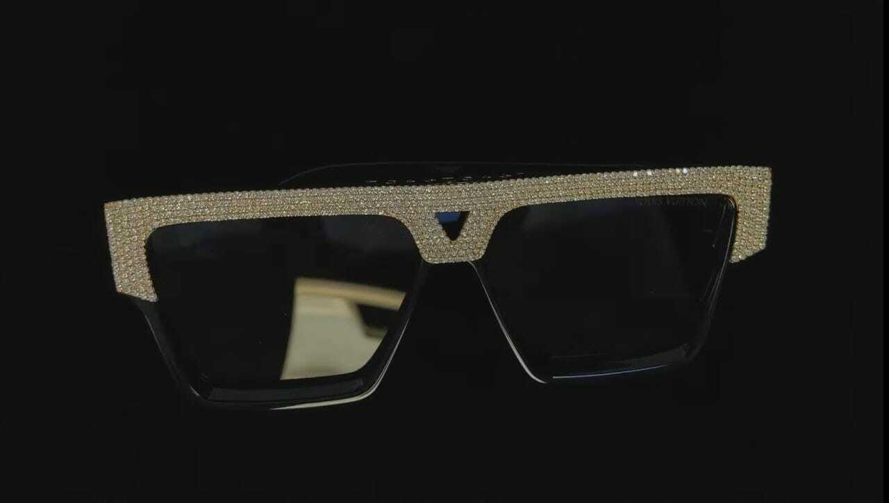Louis Vuitton Glasses Full Flooded With 624 Diamonds 7.78 Carats