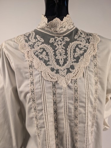 VINTAGE VICTORIAN STYLE 1980’S WHITE COTTON BLOUSE W LACE - Picture 2 of 5