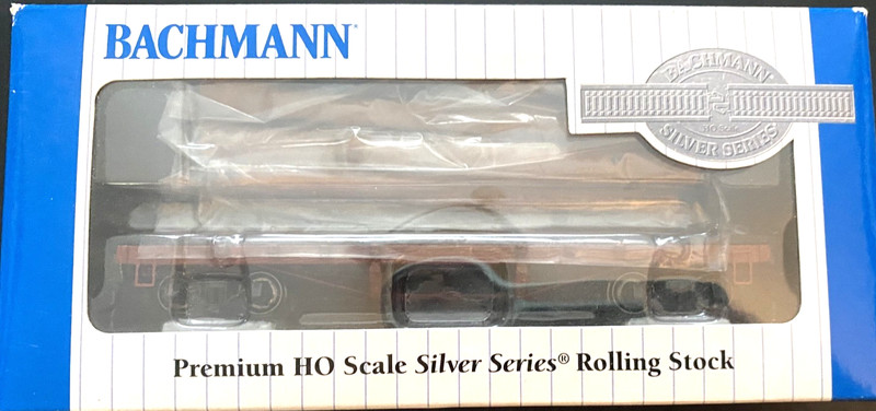 Bachmann Ho scale Log Car w/Logs #18849 (1935-1960) New in box