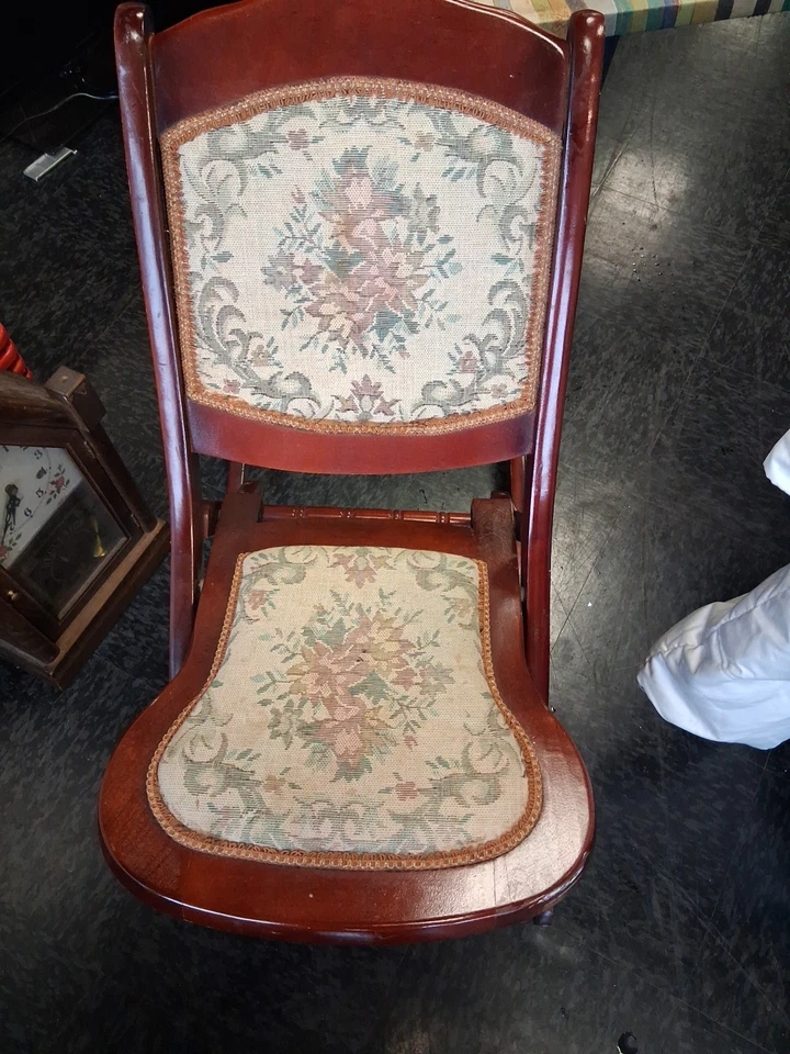 Mecedora plegable de colección estilo mediados de siglo tapiz madera de cerezo victoriano *LEER Foto 2 de 4
