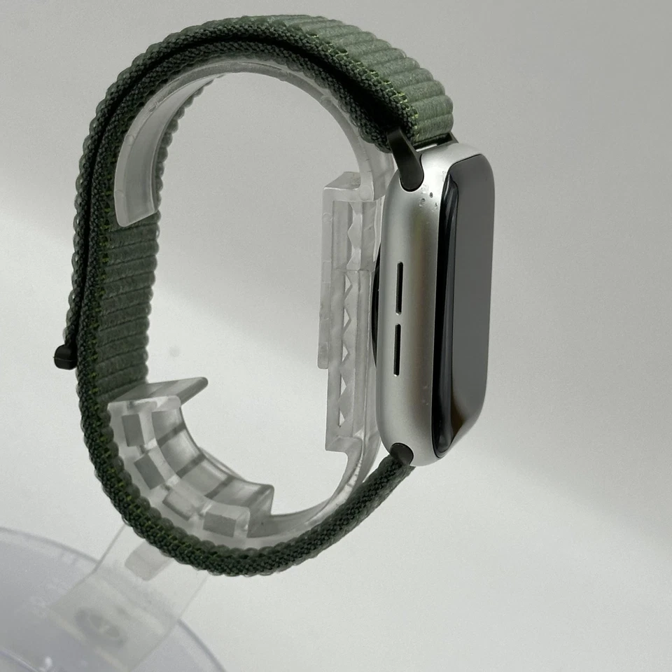 Apple Watch (SE) 2nd Gen. 44mm Silver Aluminum w/ Green Sport Loop (LTE) - 7/10 - Image 4 of 4