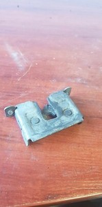 7115229 BMW 3ER E90 E91 E92 RHD MOTORHAUBE HOOD LOCK CATCH