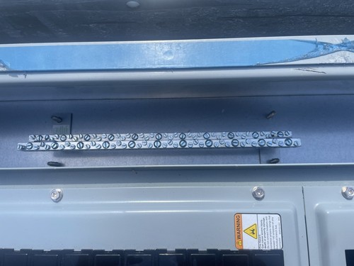 1-400A MAIN LUG 120/208V 60CKT EATON PANELBOARD 3PHASE NEMA 1 SURFACE 60" - Picture 7 of 12