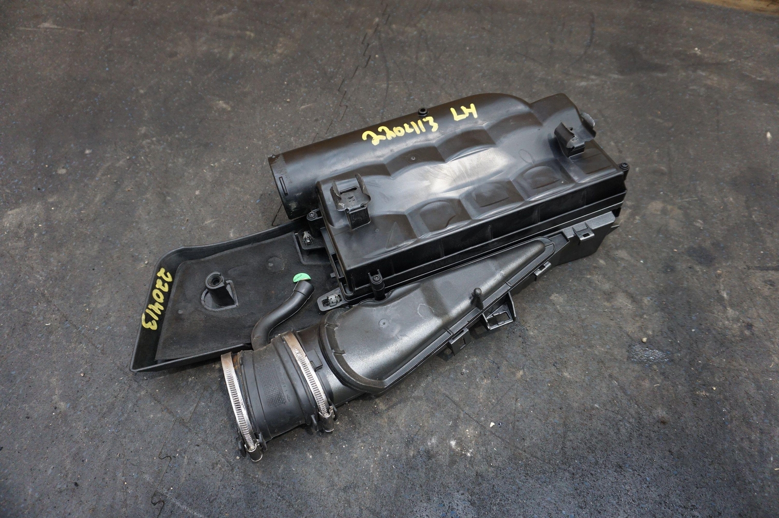 Left & Right Engine Air Intake Cleaner 2780902101 2780902401 