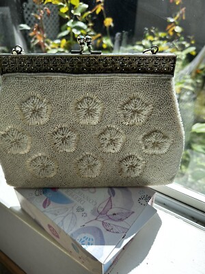 Vintage 1960 s Gottschalks Opalescent Flowers Hinged Closure Hand Beaded Purse