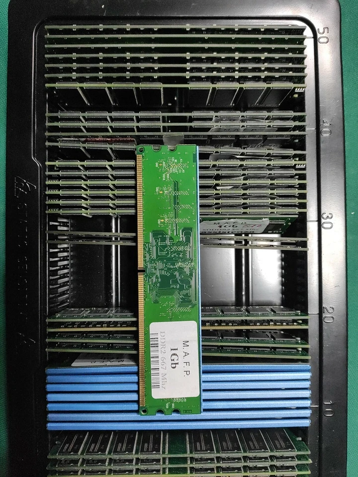 Ram Ddr2 1 GB 667 MHz Con Dissipatore Termico Ram Per PC Desktop - Imagen 2 de 4