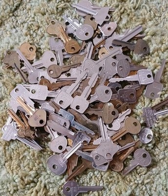 1.14 LB Of Cole National Cut, Error Keys. Door, Car, Padlock, Craft, Misc