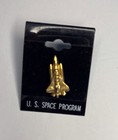 Vintage Gold Plate US Space Shuttle Pin or Tie Tack on Original Card NOS — photo 1