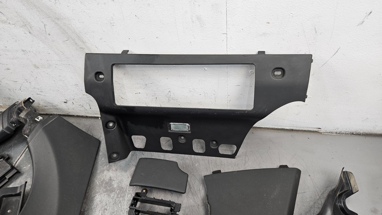 2014 11 12 15 Audi R8 V10 Interior Trim Panels / Brackets #0146 I7