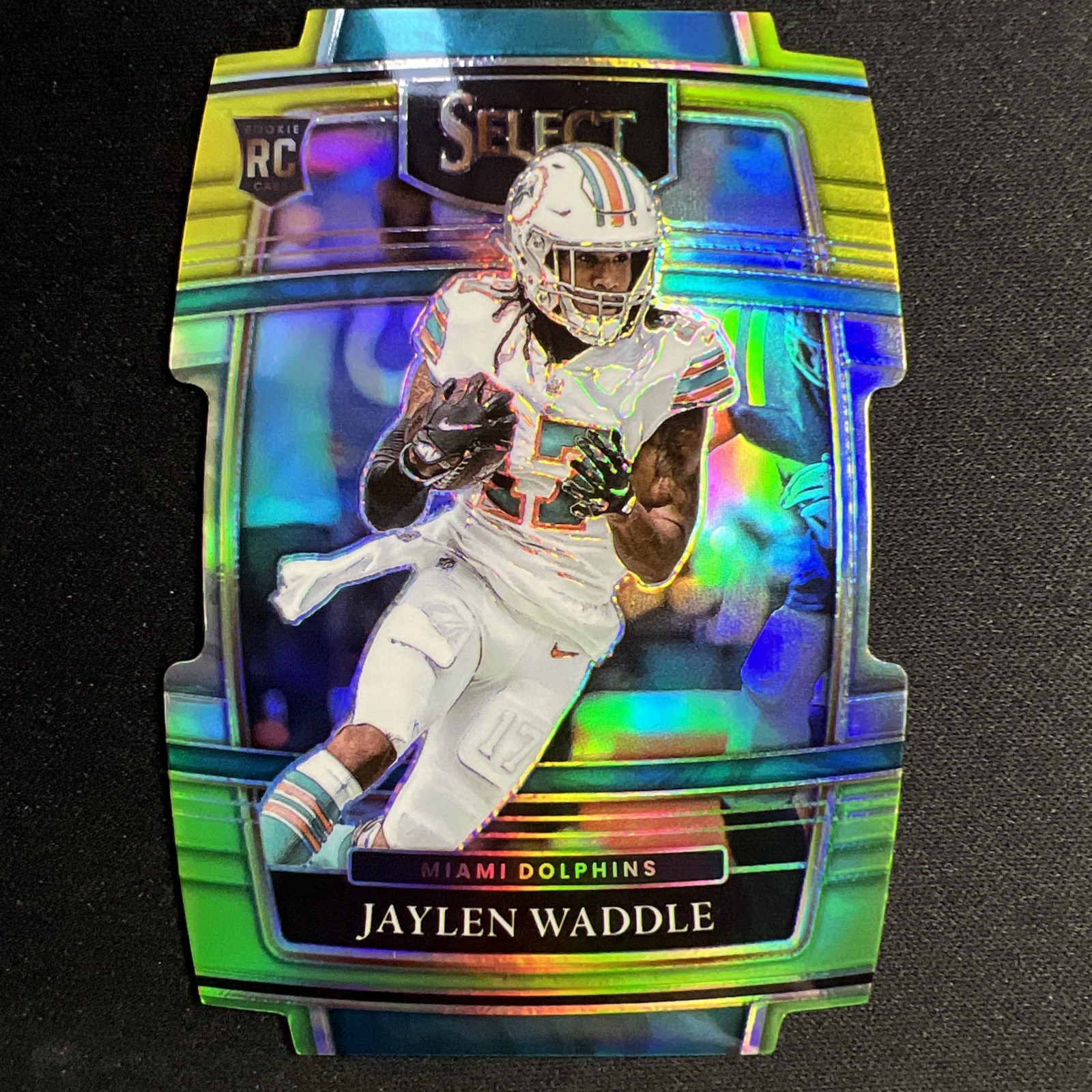 2021 Select Jaylen Waddle RC Green and Yellow Prizm Die Cut #48