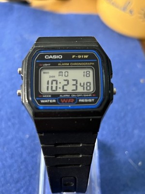 Casio F-91W Quartz Digital Watch Alarm Chronograph Light Water Resistant Black