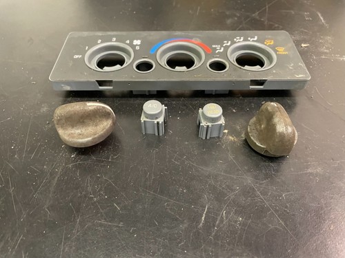 99-03 Pontiac Grand Prix 99-05 Grand AM AC Heat Climate Control Knobs n& Front - Picture 2 of 6