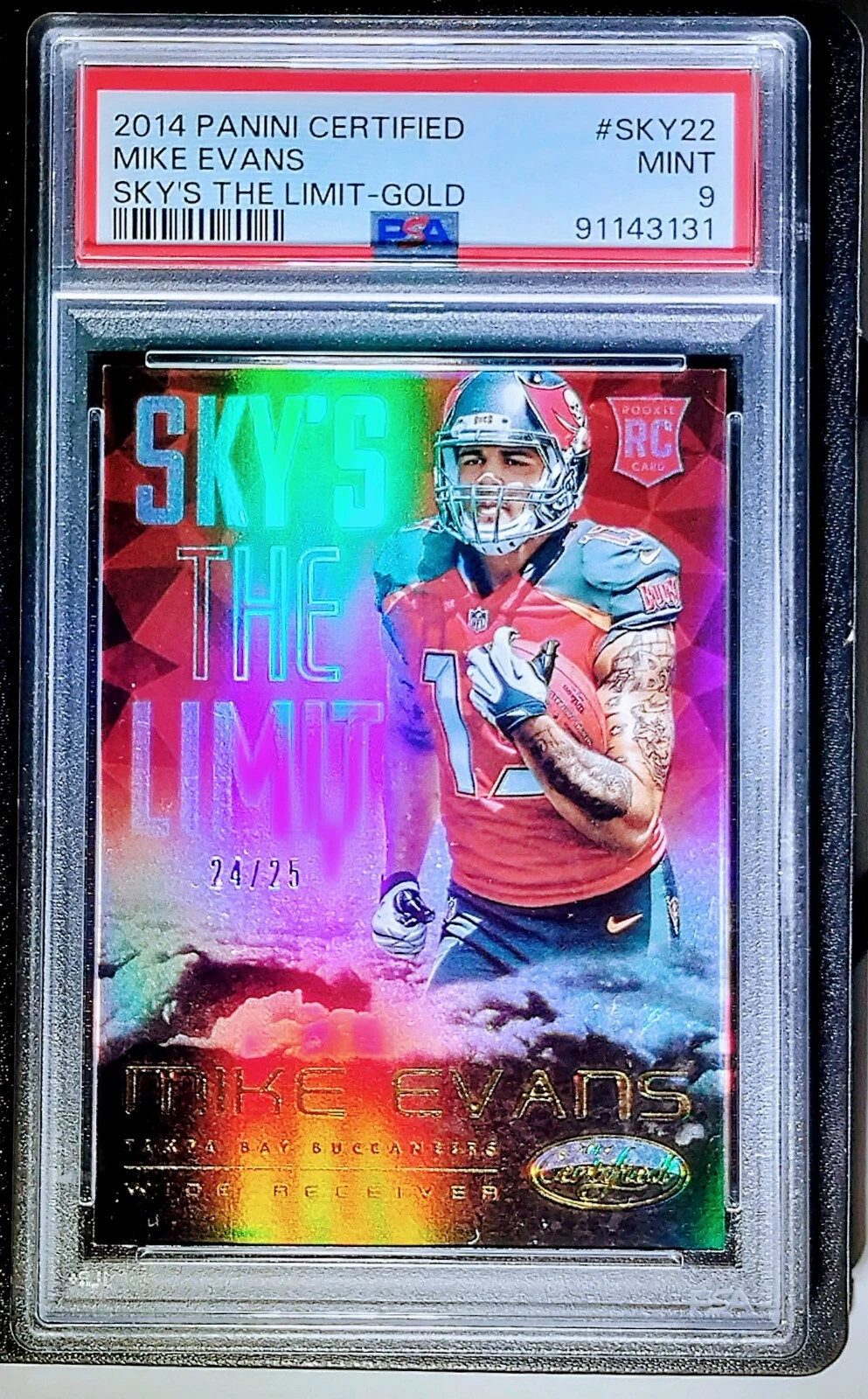 Mike Evans Panini Certified Sky's the Limit #SKY22 Gold