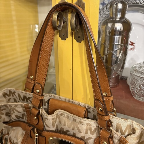 Gently Used! Michael Kors GANSEVOORT Bag in Signature Jacquard Canvas/Luggage - Picture 5 of 11