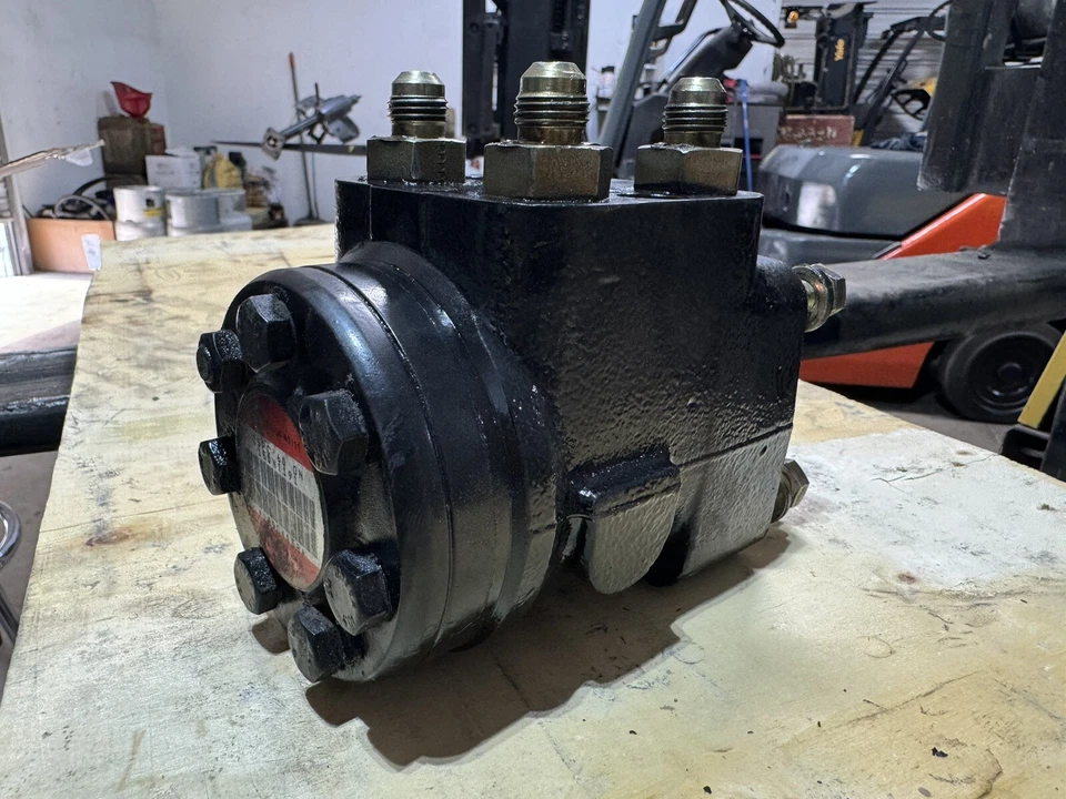 KOMATSU CARRETILLA ELEVADORA ORBITROL - DIRECCIÓN 3EA-34-A5111, 150N1191 (BUEN USO) Foto 2 de 4