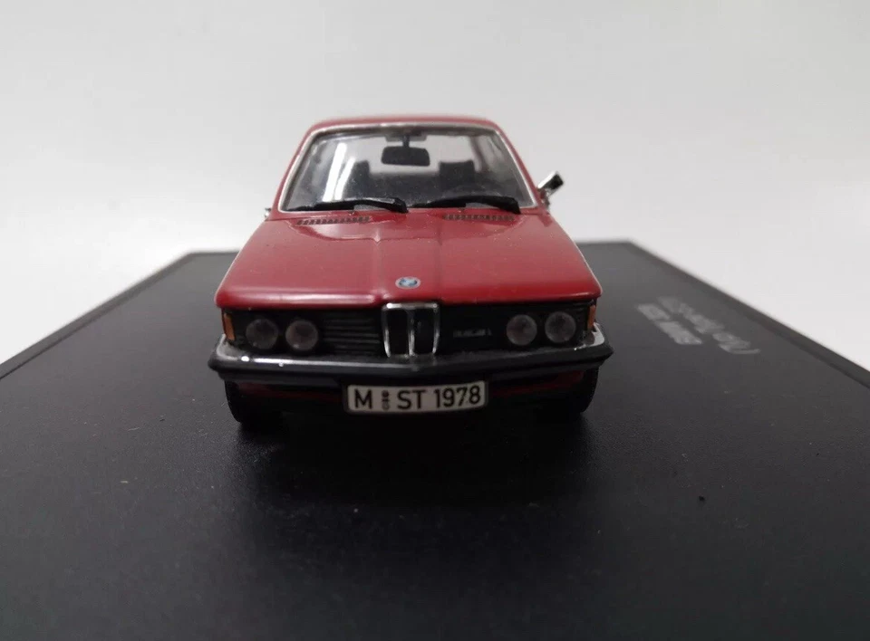 RARO BMW 323i (E21) Rojo 1978 Minichamps BMW COLECCIÓN 1/43 Foto 4 de 4