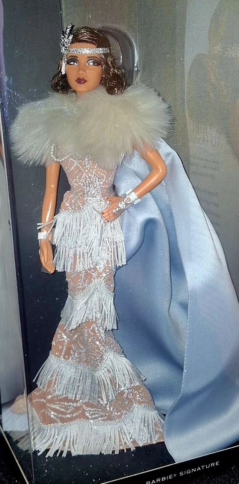 Barbie doll Signature A Tribute to Fashion Barbie Doll 2 Mattel JBH89 Gold Label - Immagine 3 di 4