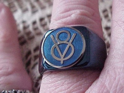 CLASSIC FORD V8 BLUE CHROME FINGER RING #11 NOS HI- QUALITY CLASS