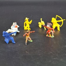 Vtg Toy Cowboy  Indians Plastic Lot Of 7 Assorted Sizes Assorted Colors