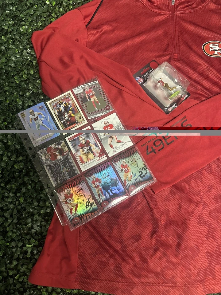 Figura Christian McCaffrey de colección con cremallera de cuarto rojo de San Francisco Foto 4 de 4