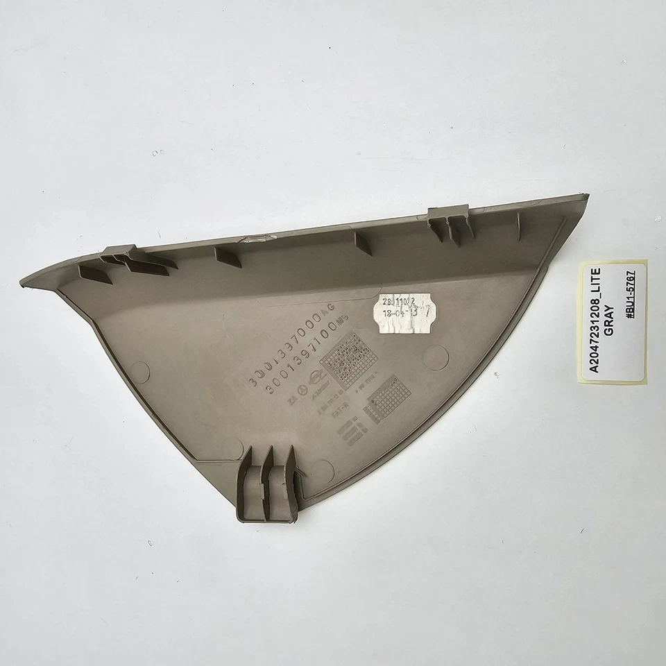 Tapicería del panel de la puerta delantera derecha Mercedes-Benz C350 2008-2014 A2047231208_gris litegray Foto 2 de 4