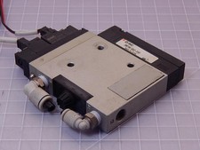 SMC ZM071M-K5L0-X107 VJ114-5LO VACUUM GENERATOR W/ SOLENOID VALVE T94976