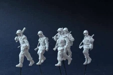 1/35 Scale WWII US Paratrooper Resin Figure Set - Unpainted Model Kit