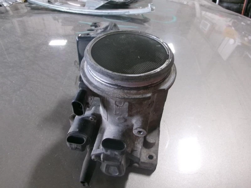 2000-2005 Buick Lesabre  Buick Park Avenue Throttle Body 3.8L Assembly OEM - Image 4 of 4